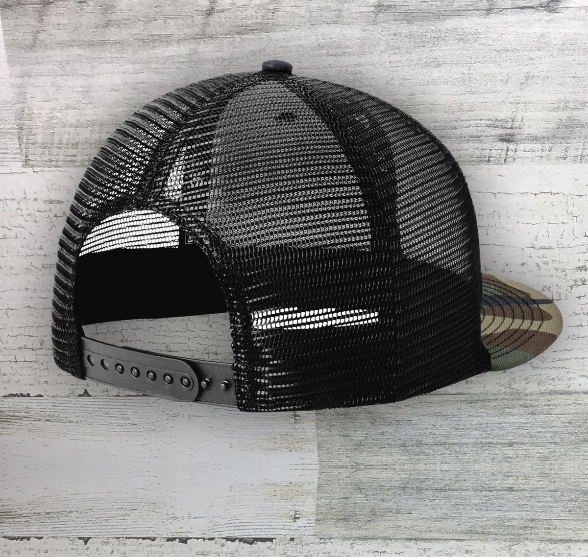 HD Big Buck - Flat Bill - Leather Patch - camo New Era® Standard Fit Snapback Trucker Cap